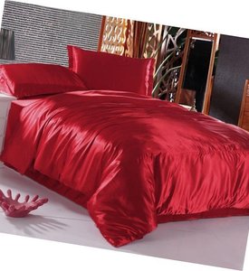 Атласное постельное белье на резинке полуторное Moka Textile Красный 10% хлопок, 20% вискоза, 70% полиэстер