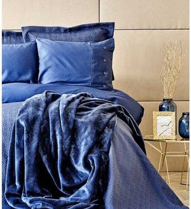 Постельное белье сатин на резинке с покрывалом и пледом Евро Karaca Home Infinity lacivert 2020-1
