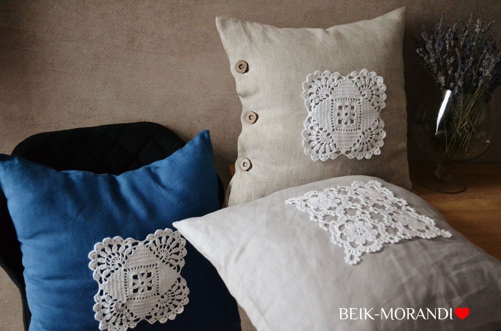 Наволочка декоративна Beik-Morandi сіра з мереживом і гудзиками фото